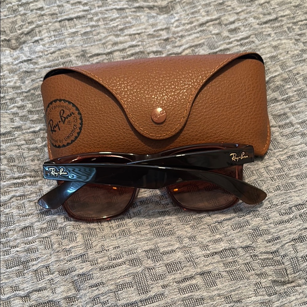 Ray-Ban Justin Classic Sunglasses - Picture 2 of 7